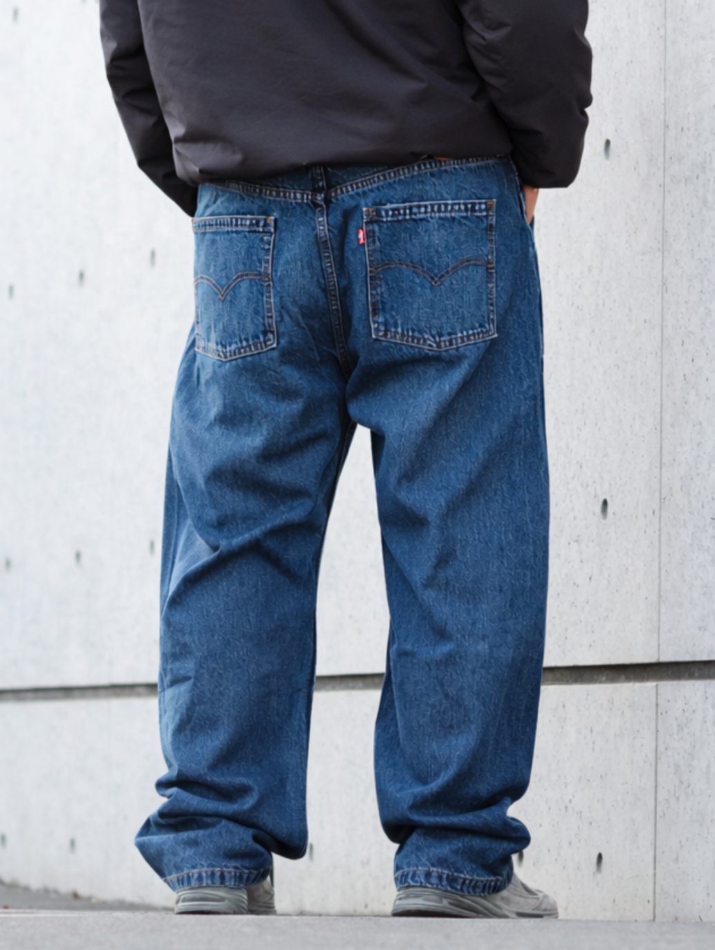 BAGGY BARREL JEANS