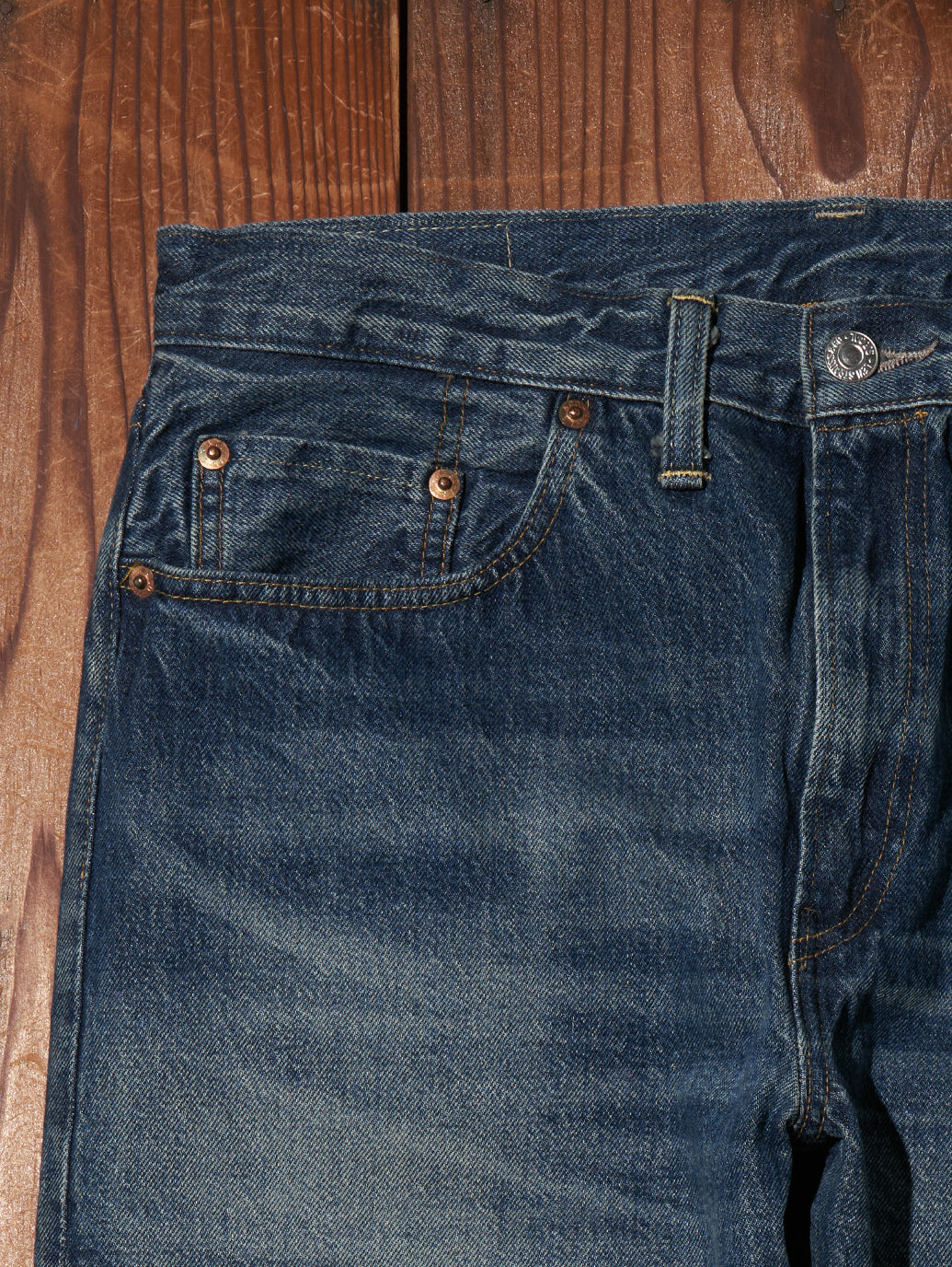 LEVI'S® VINTAGE CLOTHING 1954 501® ジーンズ ミディアムインディゴ