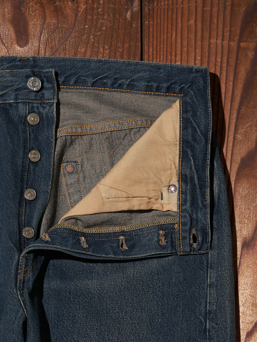 LEVI'S® VINTAGE CLOTHING 1955 501® ジーンズ ミディアムインディゴ