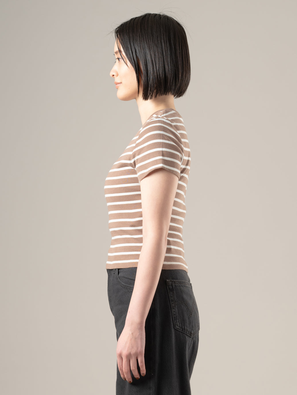 エッセンシャル スポーティ Tシャツ