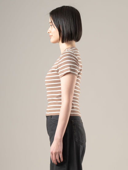 エッセンシャル スポーティ Tシャツ