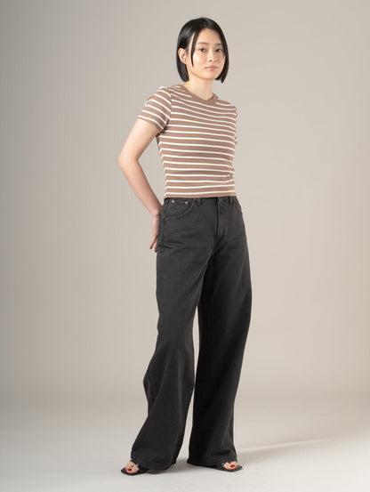 エッセンシャル スポーティ Tシャツ