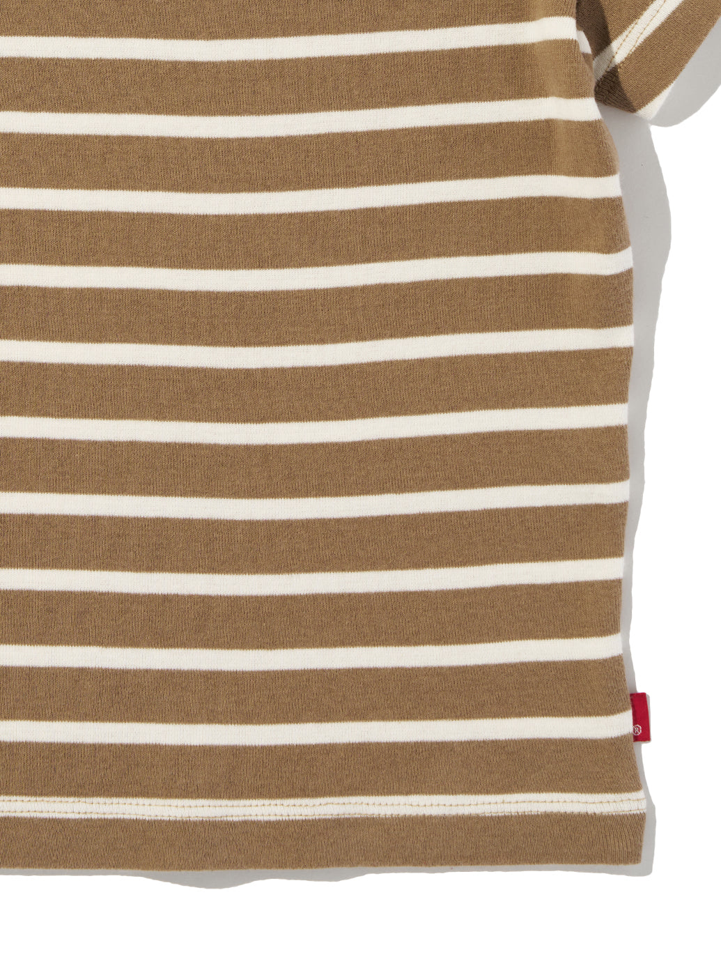 エッセンシャル スポーティ Tシャツ