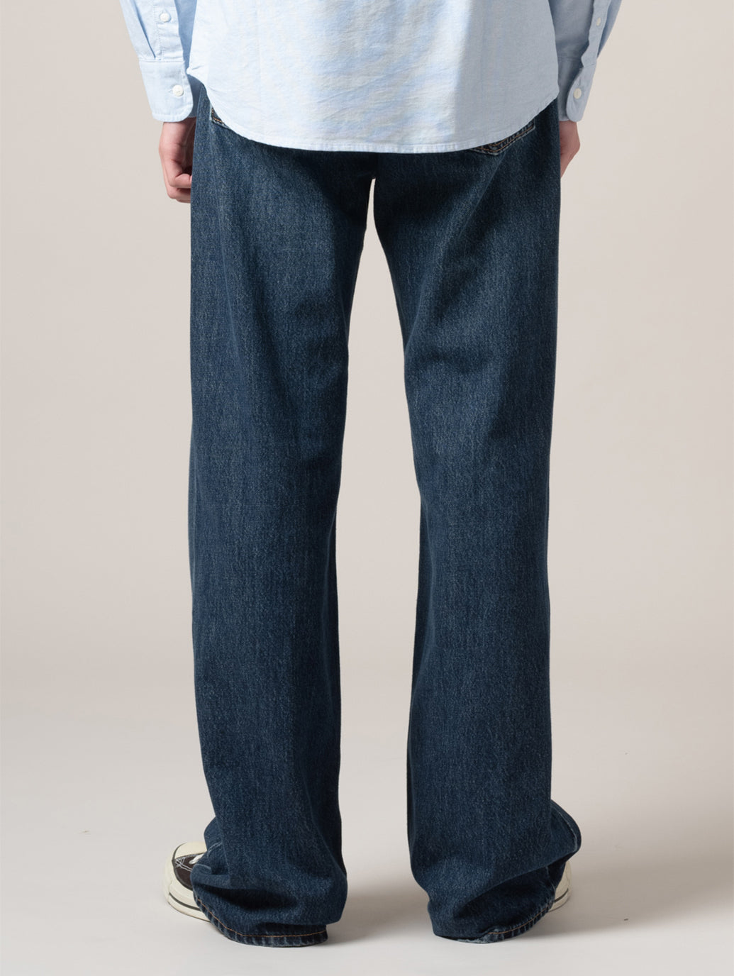 567™ リラックスフレア ジーンズ ミディアムインディゴ – リーバイス