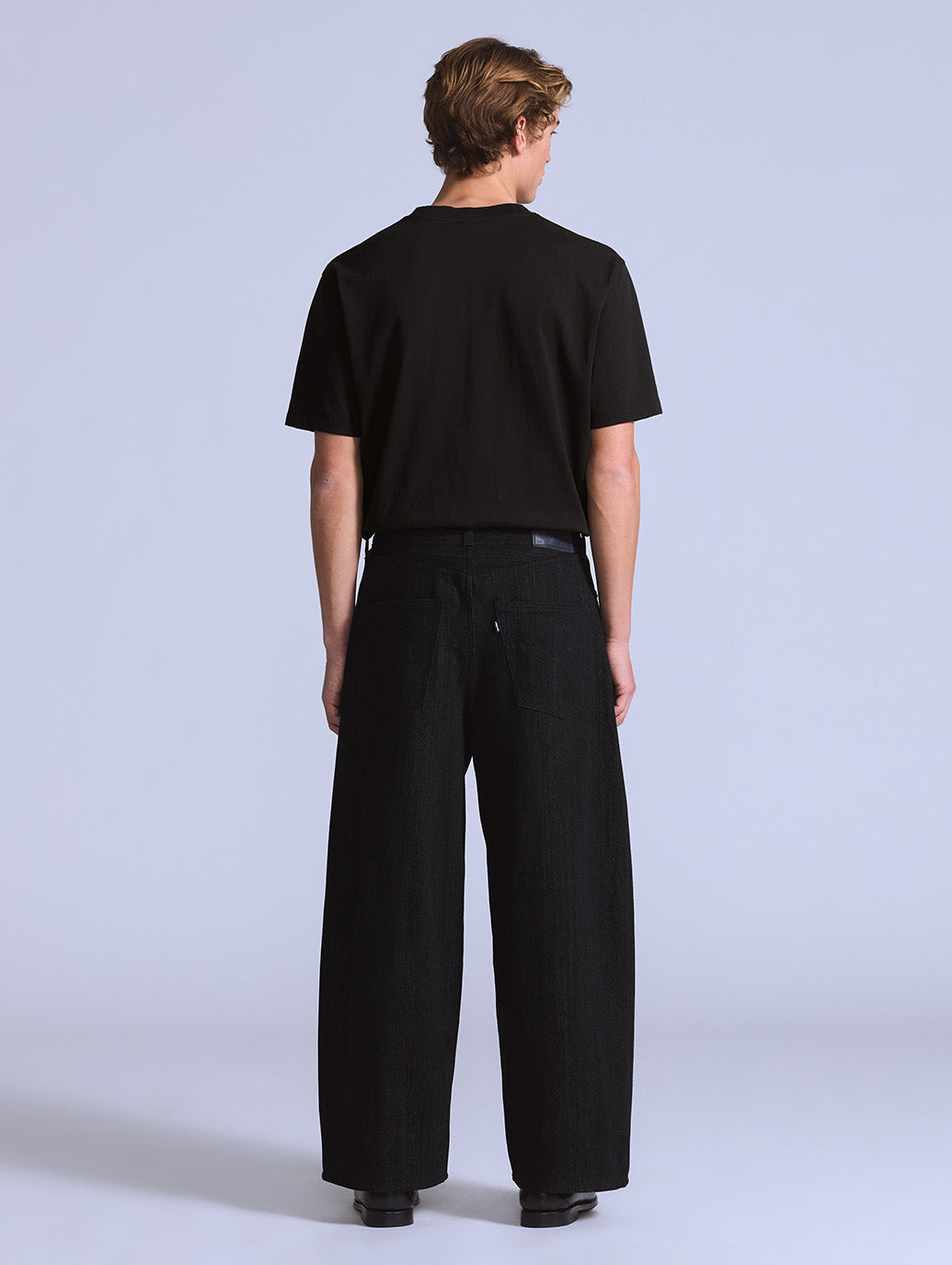 BLUETAB™ ワイドプリーツ CROP ジーンズ ブラック BLUETAB™ ワイドプリーツ CROP ジーンズ ブラック – リーバイス®公式