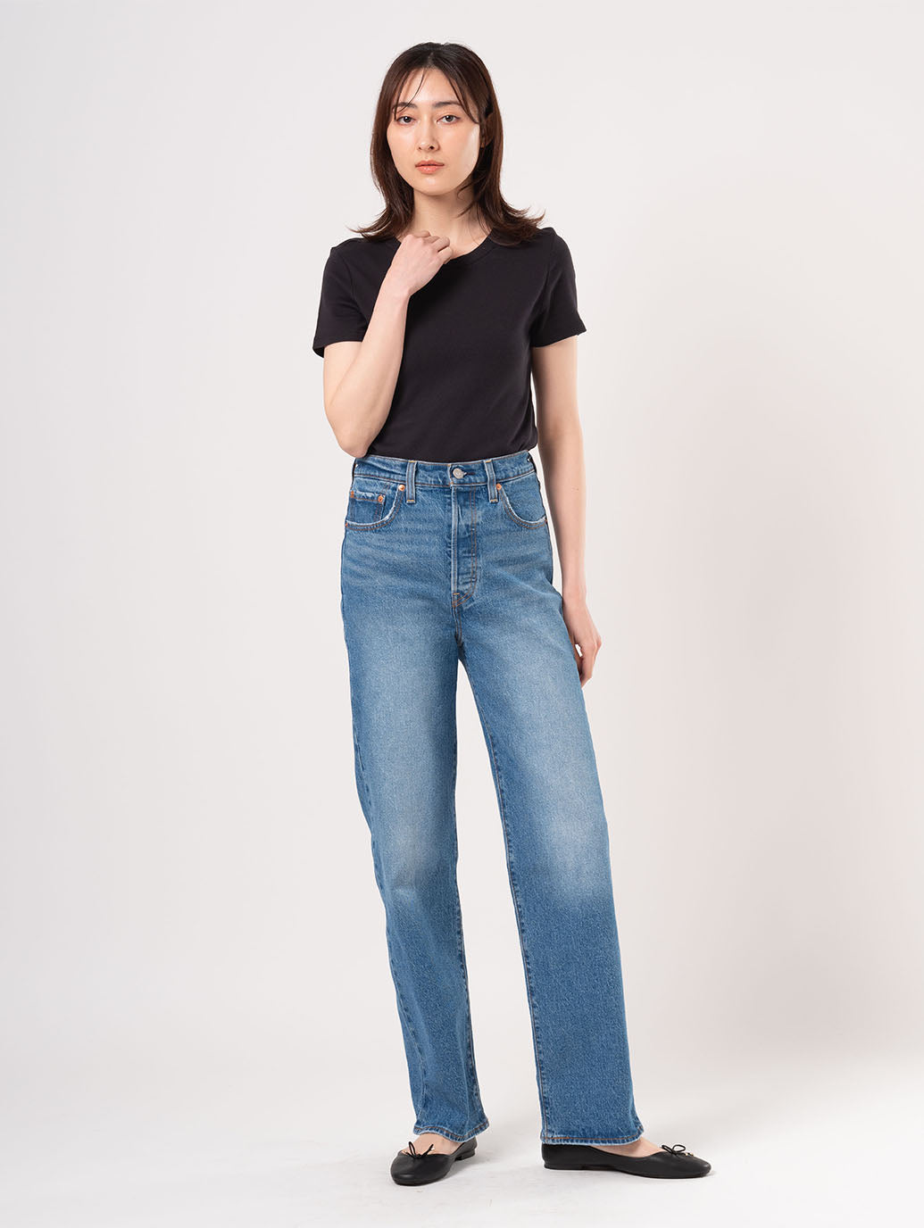 エッセンシャル Tシャツ