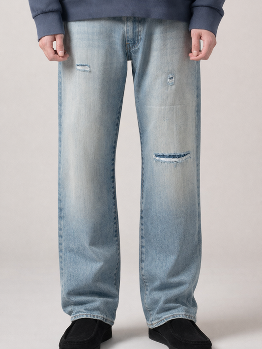 555™ リラックスストレート ジーンズ ライトインディゴ