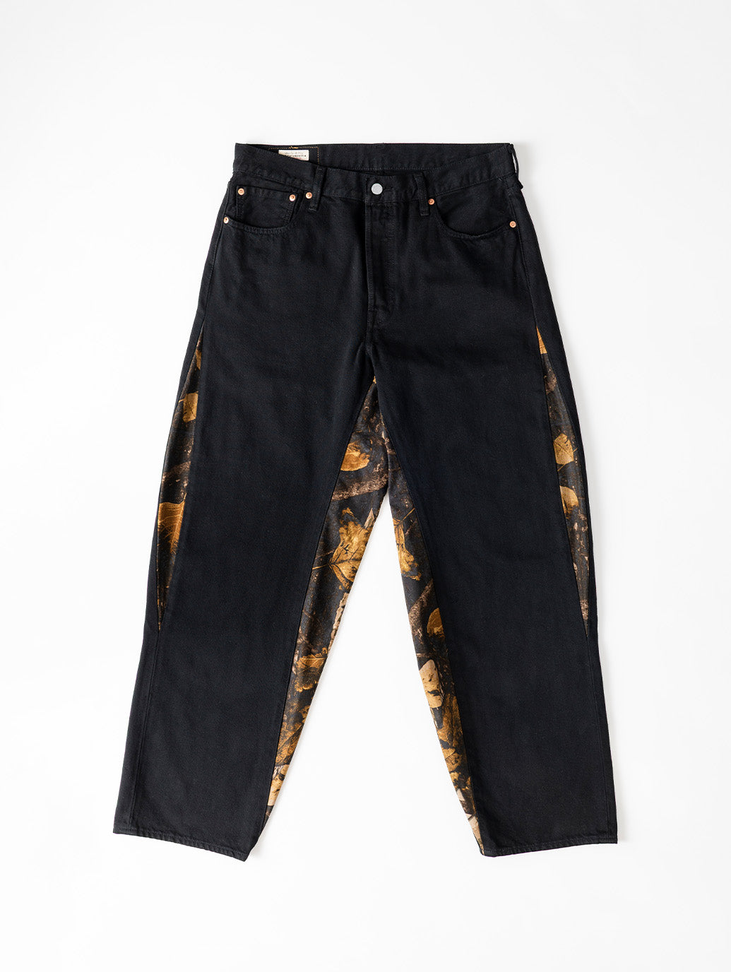 パンツ 501 CUSTOMIZED EXPANSION BAGGY SHORTS Levi's® より 501® Customized Expansion Baggy Shorts S/D が発売